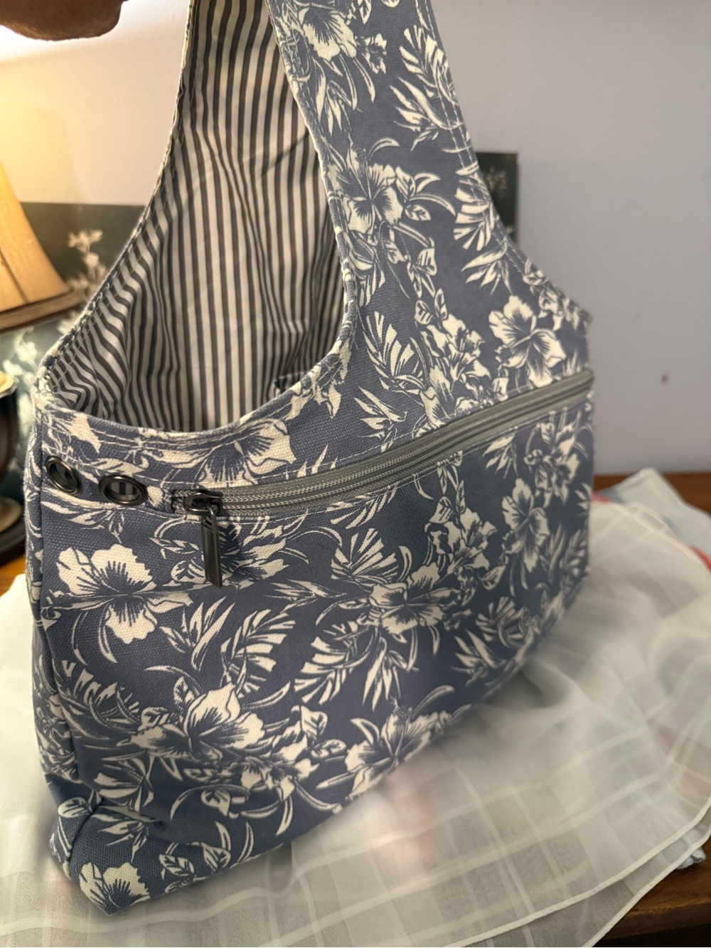 Blue and White Floral Knitting Shoulder Bag with Front Zip Pocket